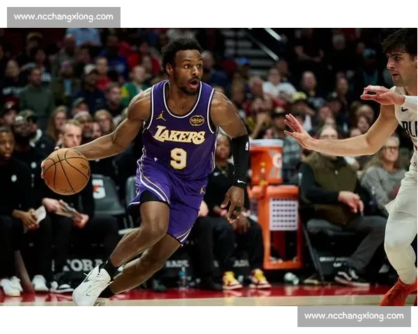 布朗尼杨瀚森梦幻联动!金牌训练师揭秘体能特训密码,夏联冲刺在即 布朗尼杨瀚森梦幻联动!金牌训练师揭秘体能特训密码,夏联冲刺在即