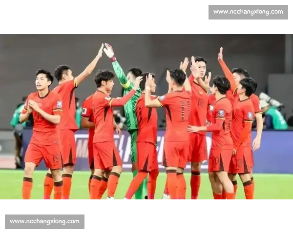 国足选帅开启年轻化转型，东亚杯启用过渡教练组